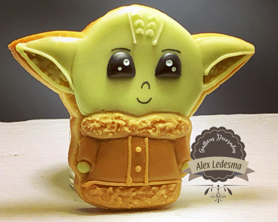 Galleta Baby Yoda con royal icing